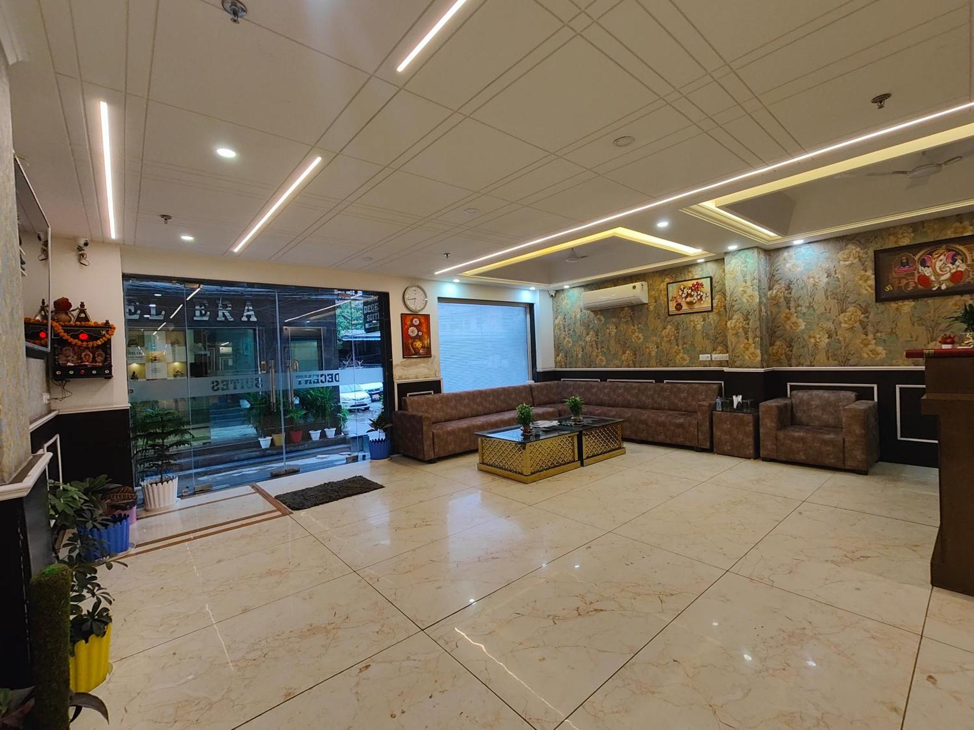 Bed & Breakfast Decent Suites Inn- Mahipalpur, Delhi Airport, Aerocity