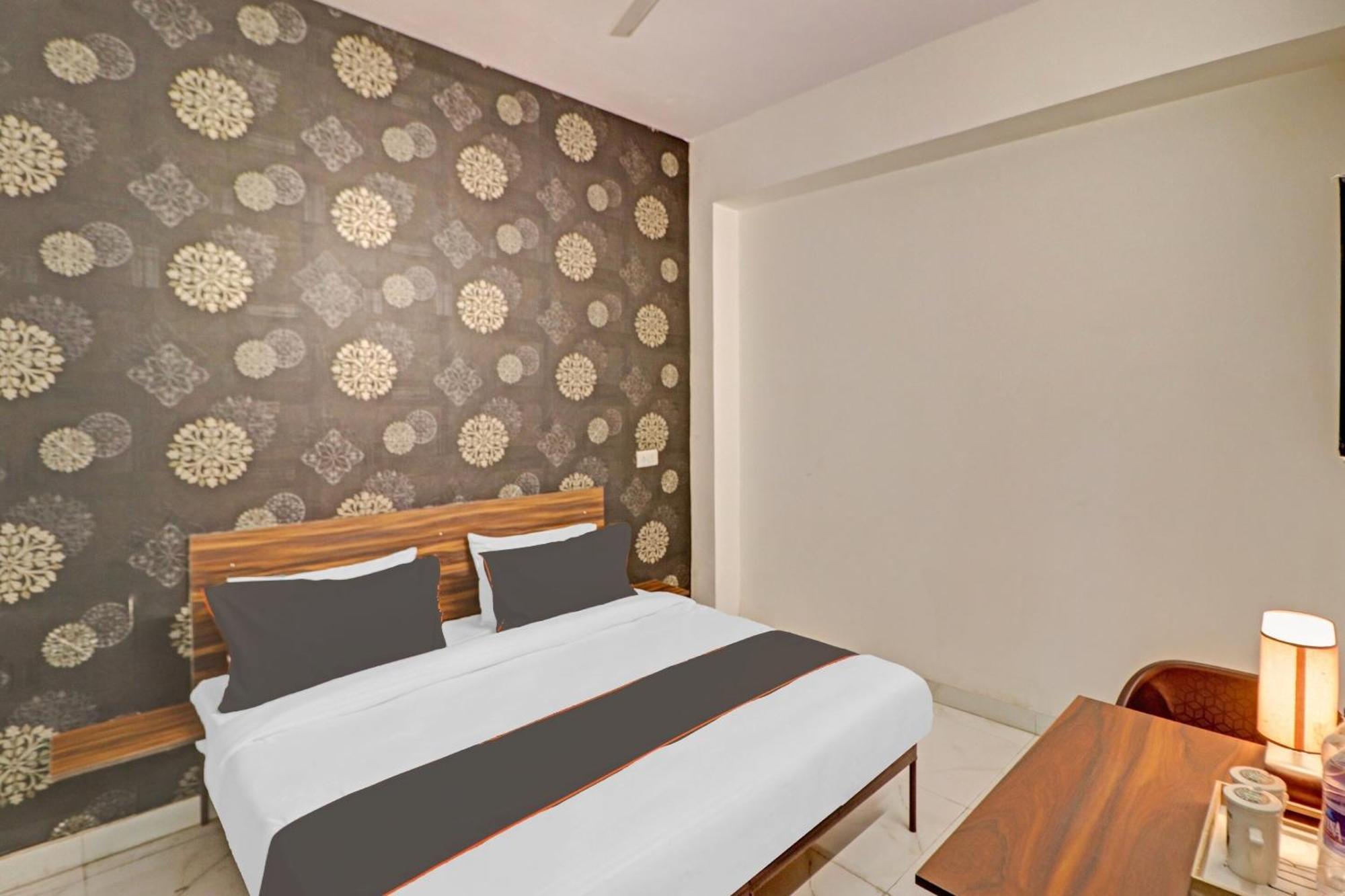 O Town Plaza Hotel 4*