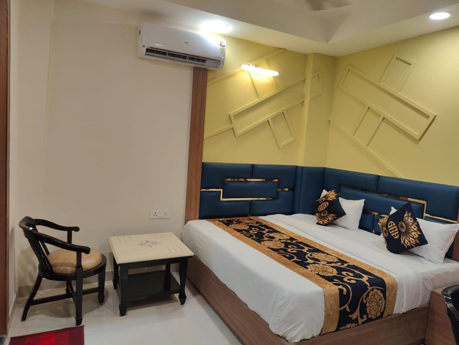 Hotel Nova Suites-delhi Airocity 5*