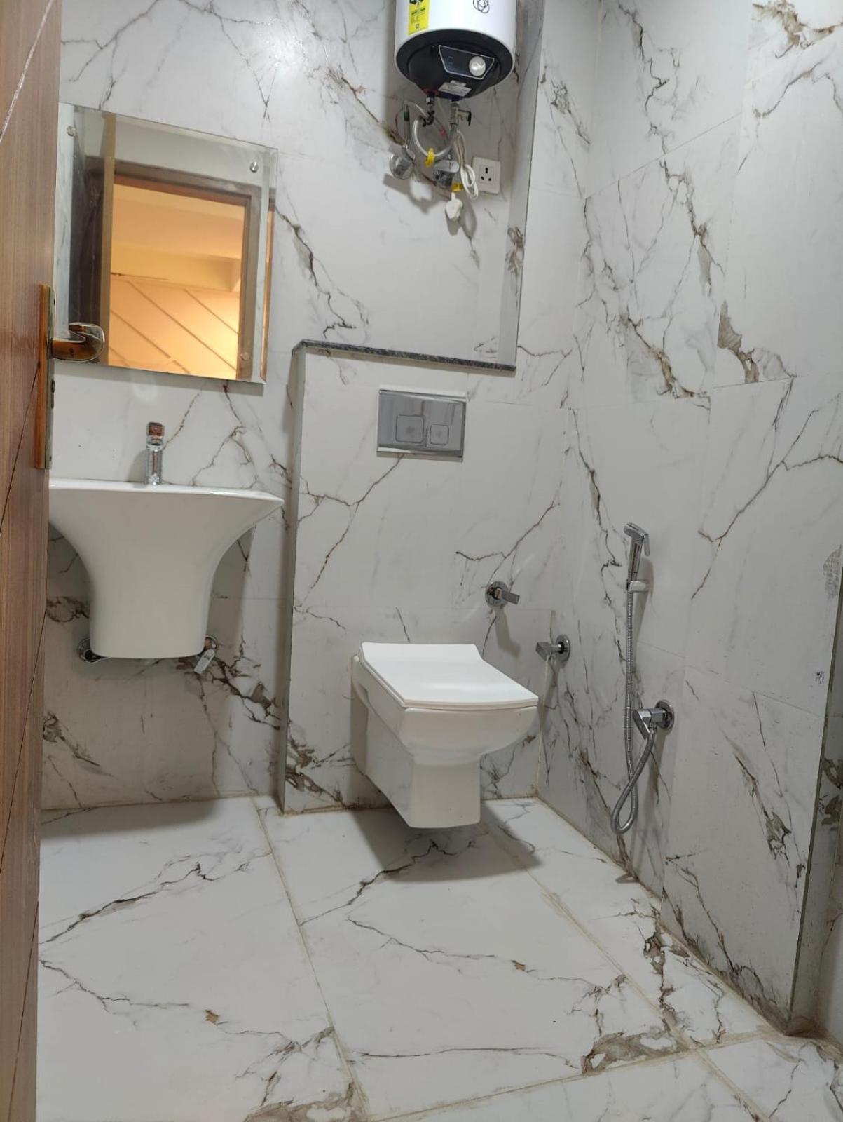 Nova Suites-delhi Airocity 5*