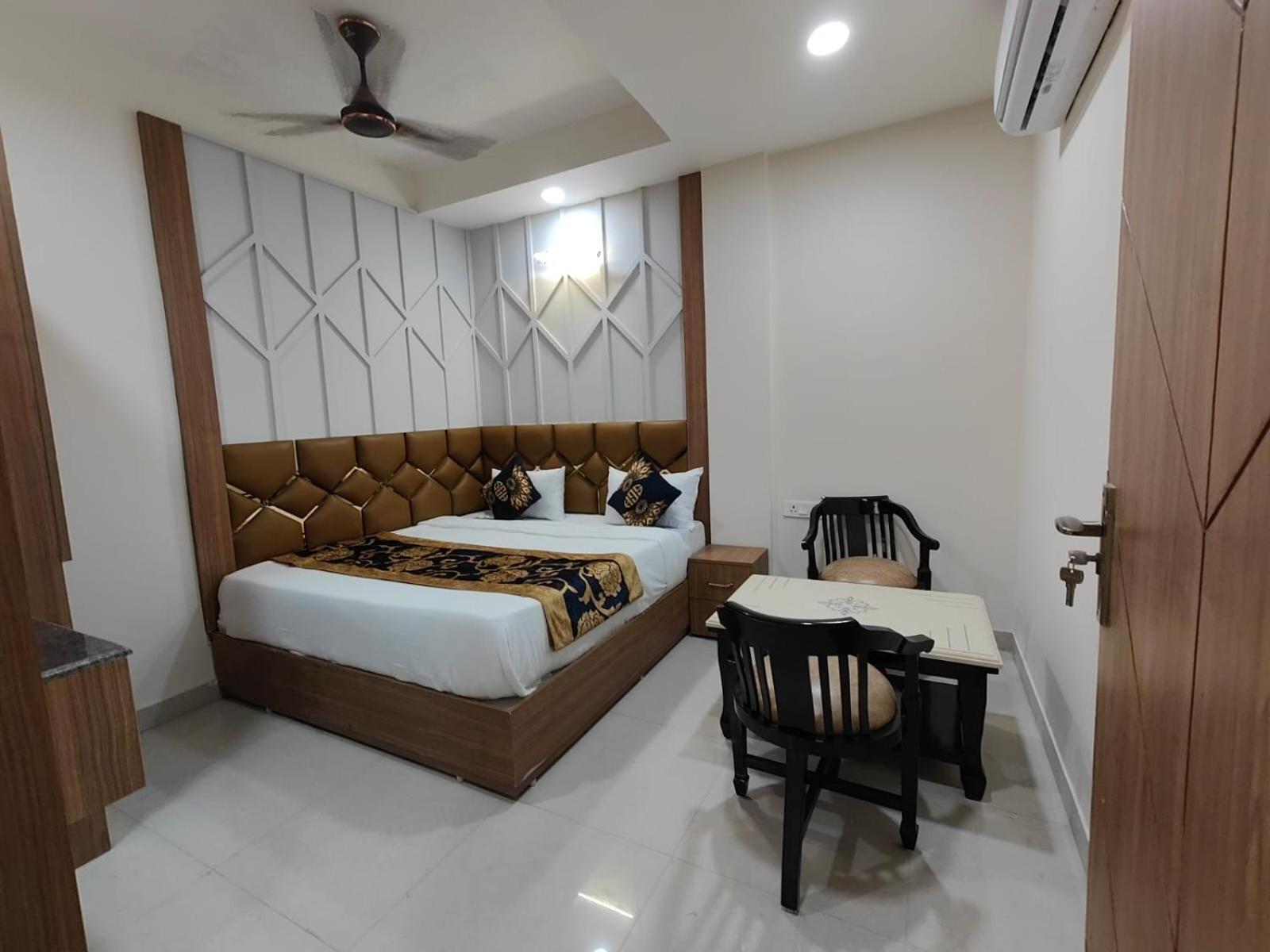 Hotel Nova Suites-delhi Airocity 5*