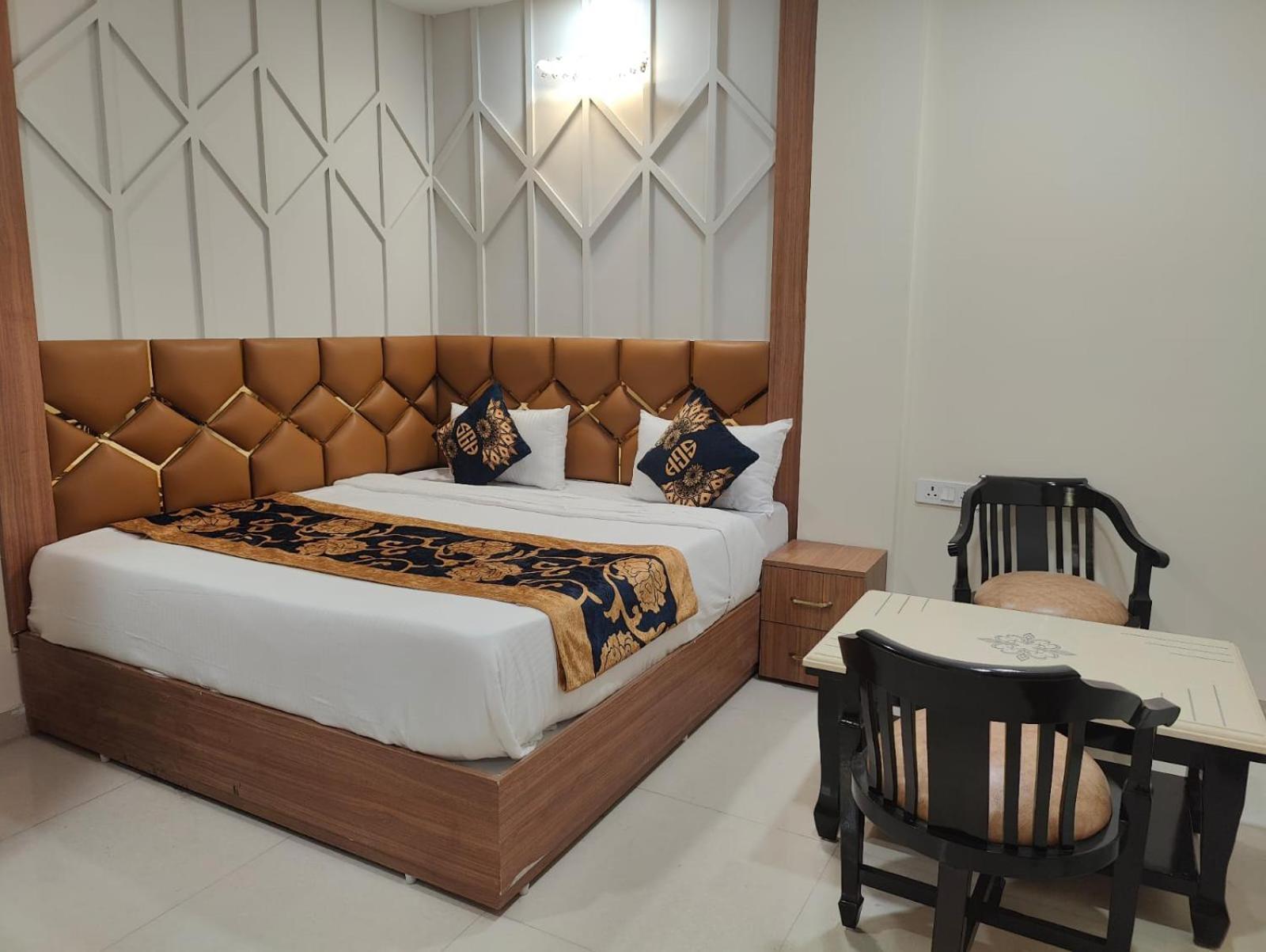Nova Suites-delhi Airocity 5*