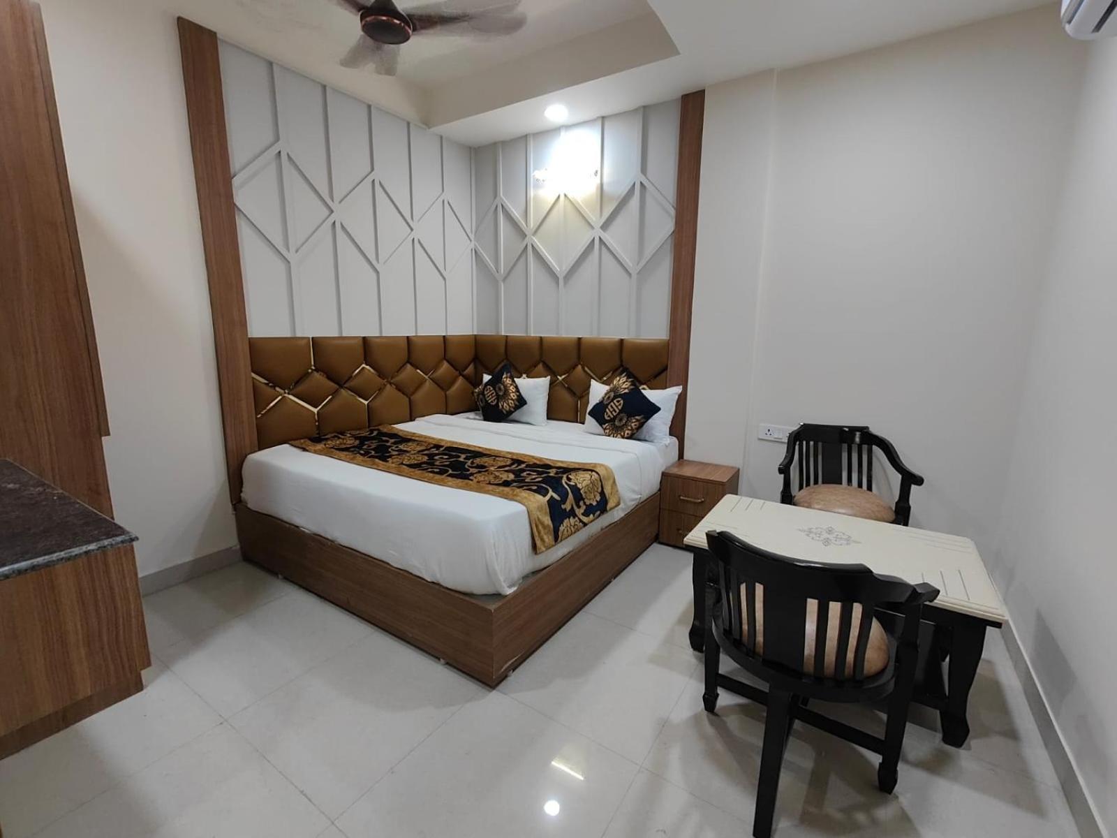 Hotel Nova Suites-delhi Airocity 5*