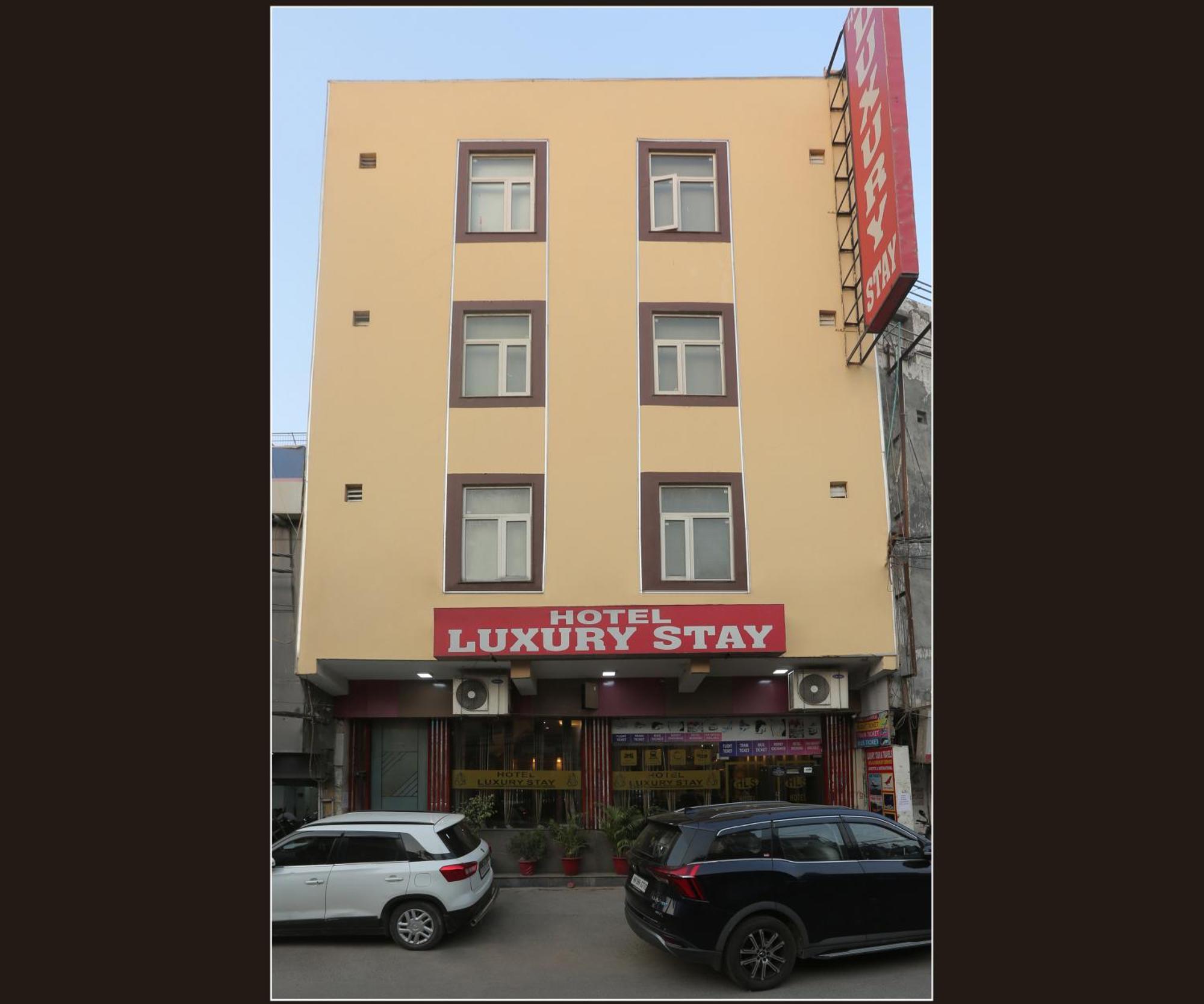 Hotel Luxury Near Delhi International Airport 4*