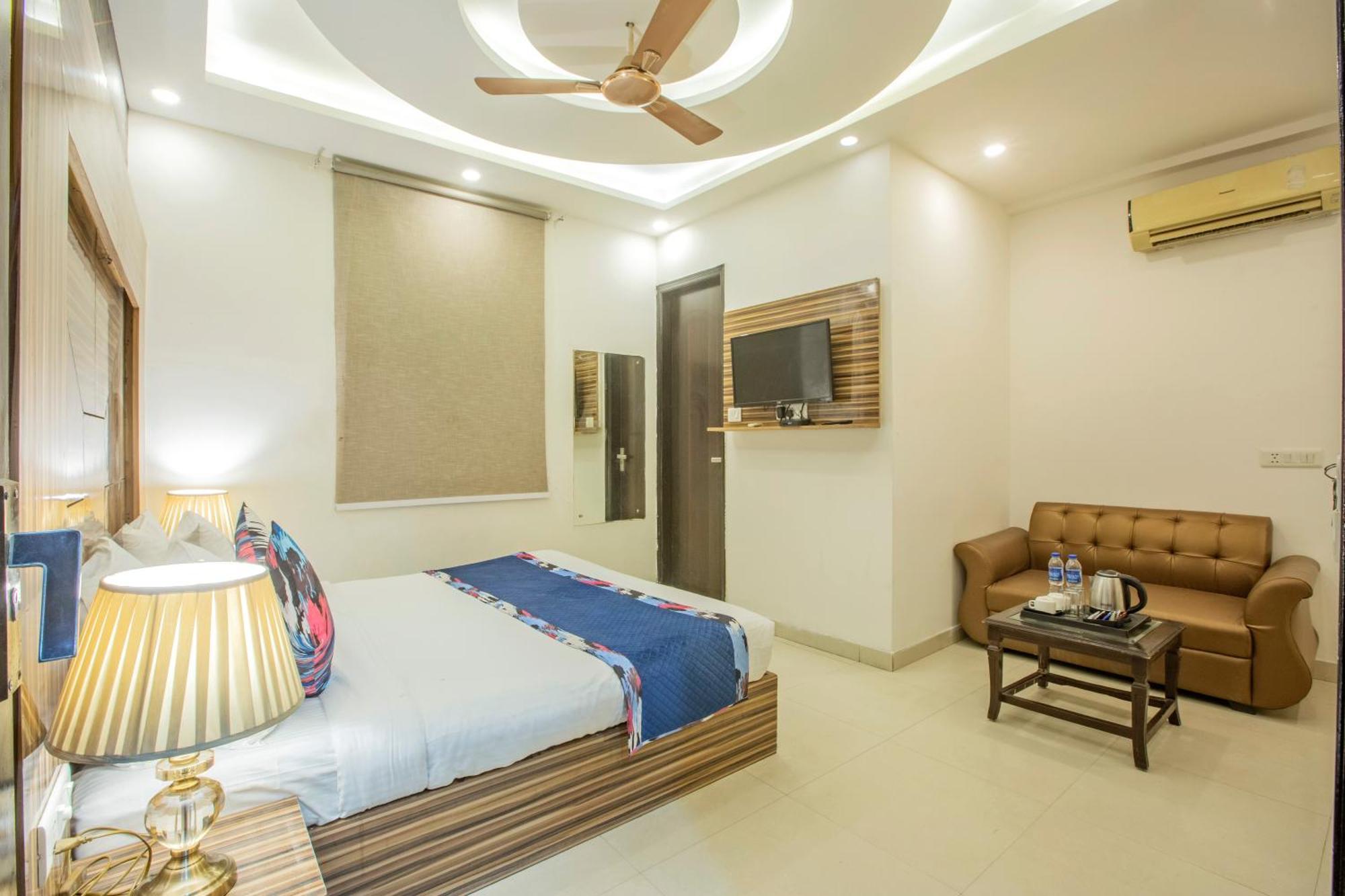 Luxury Near Delhi International Airport Hotel 4*
