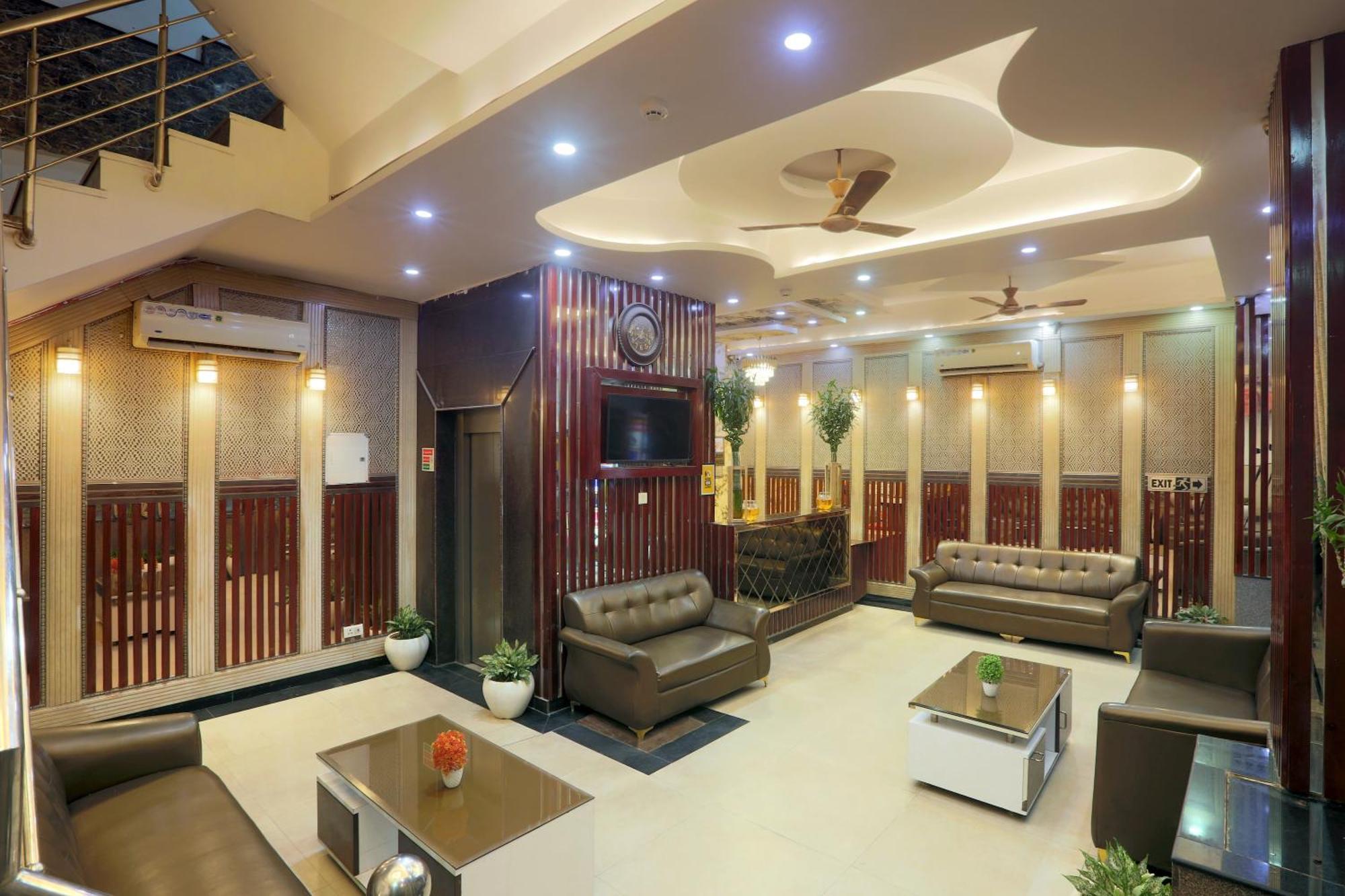 Luxury Near Delhi International Airport 4*