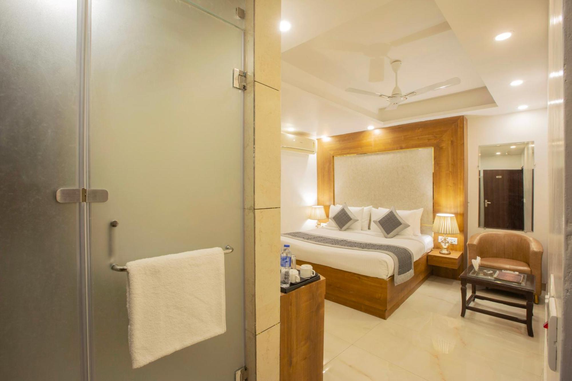 Luxury Near Delhi International Airport Hotel Nova Deli