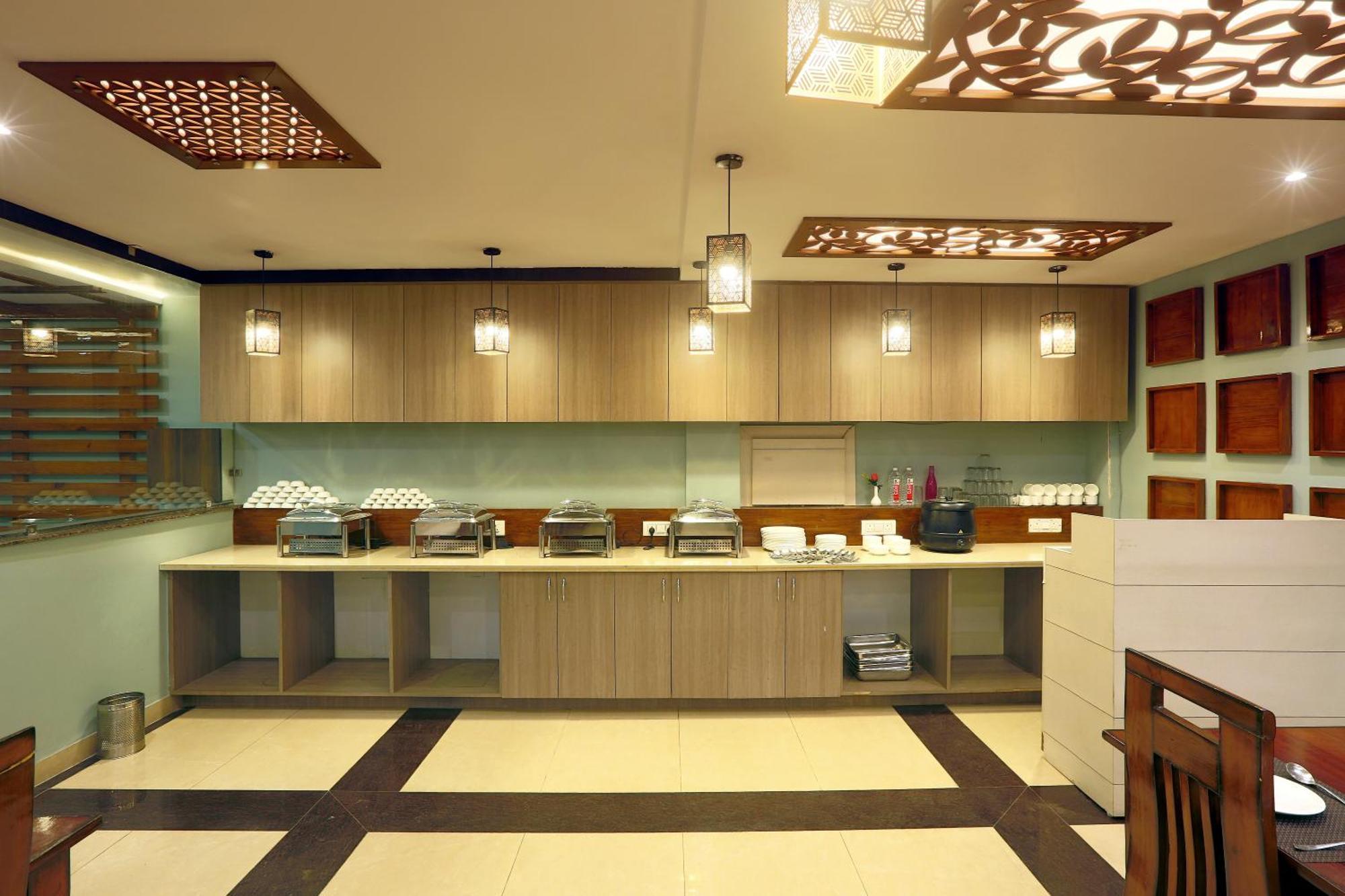 Luxury Near Delhi International Airport Nova Deli