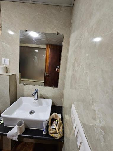 Gagan Hotel Delhi (National Capital Territory of India)