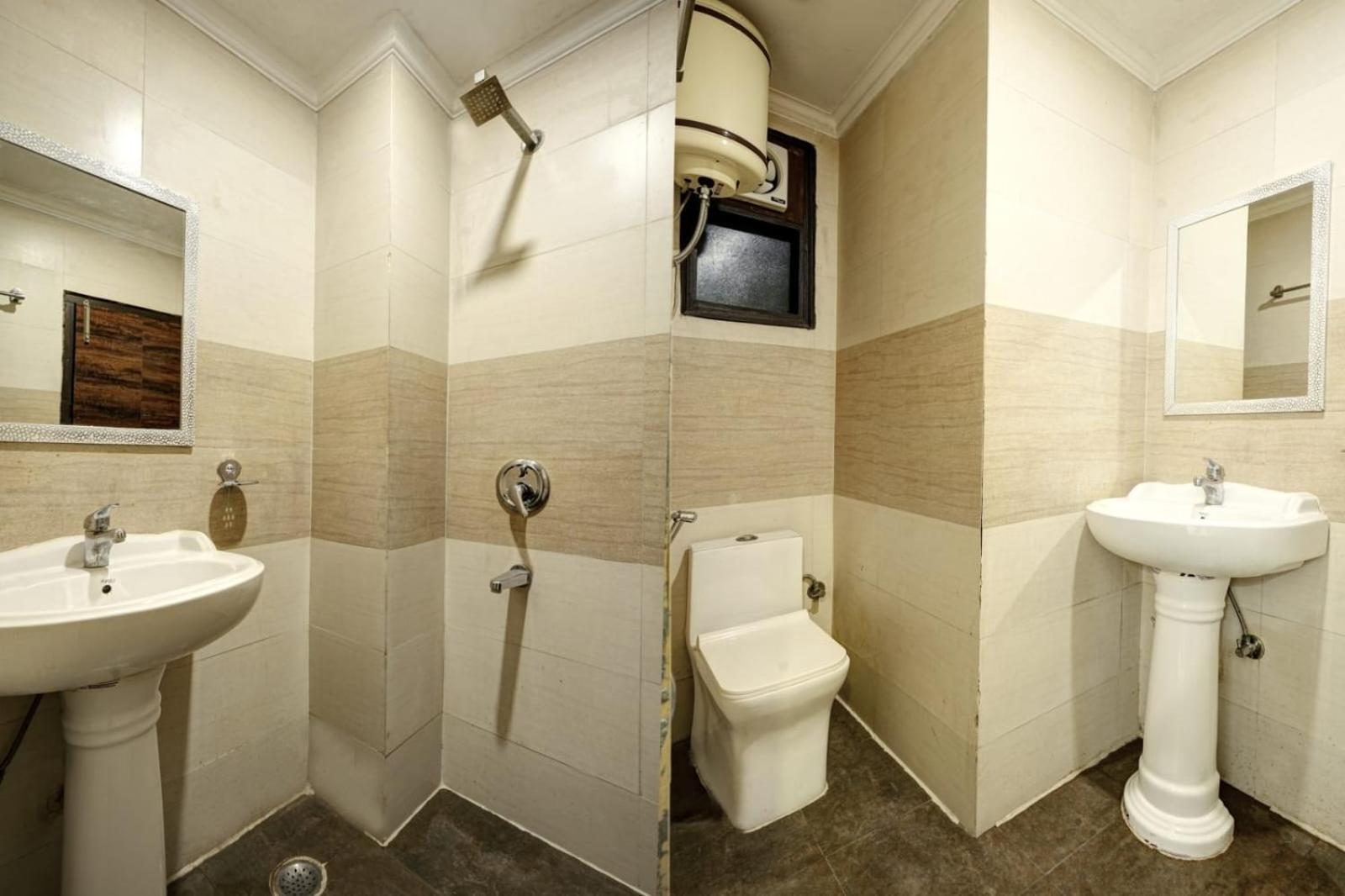 Aerotech Near Delhi Airport 4*