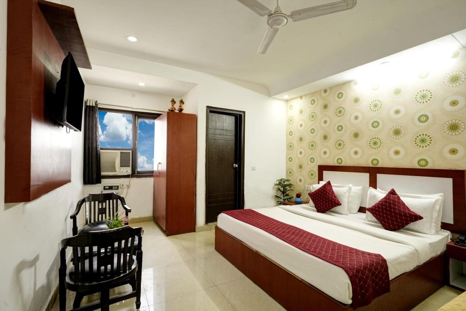 Aerotech Near Delhi Airport 4*