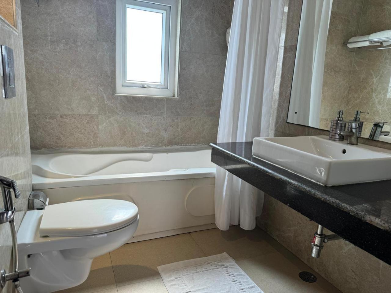 Apartment Ahuja Residency Noida *
