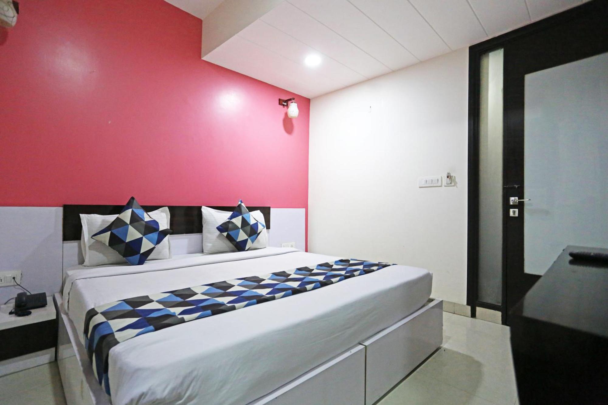 Hotel Star Inn-near Delhi Airport