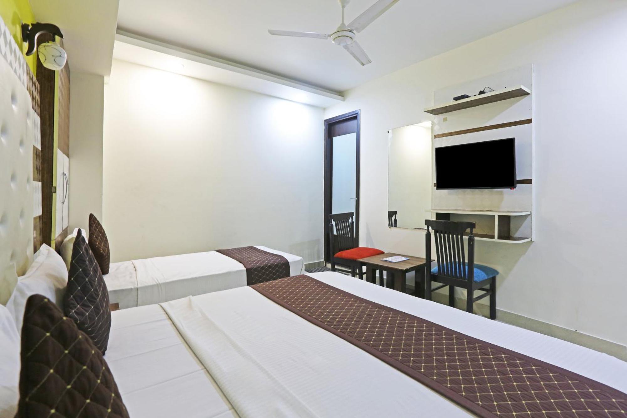 Hotel Star Inn-near Delhi Airport 4*