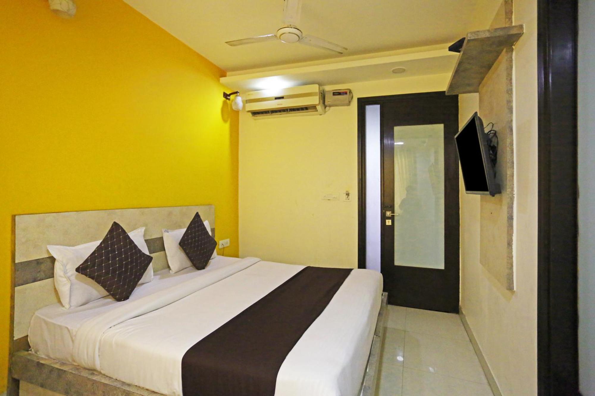 Star Inn-near Delhi Airport Hotel 4*