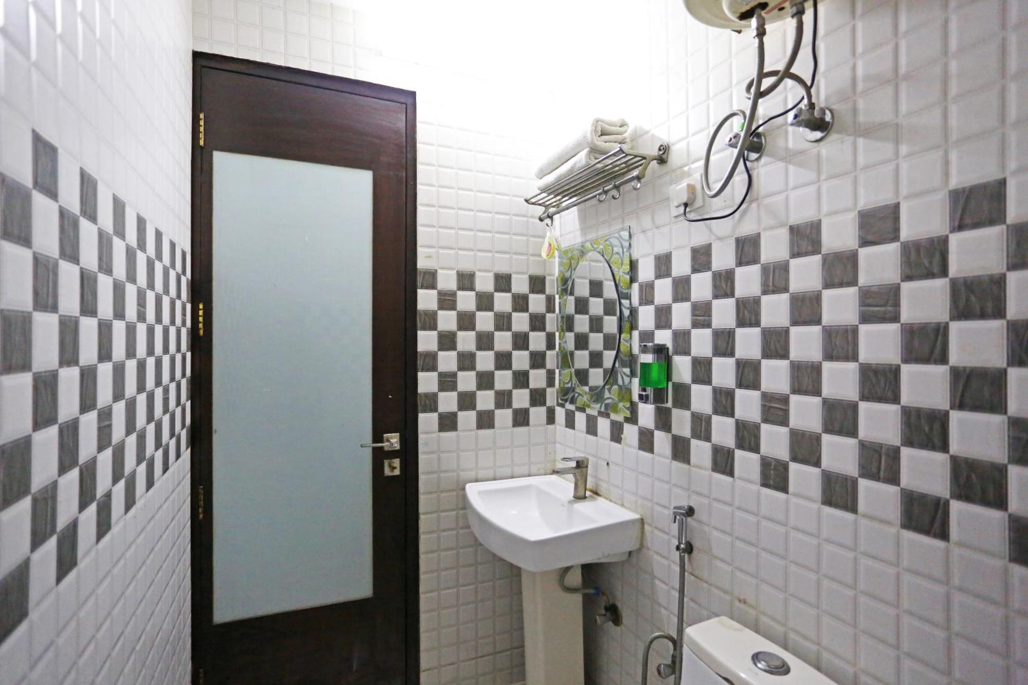 Star Inn-near Delhi Airport Hotel