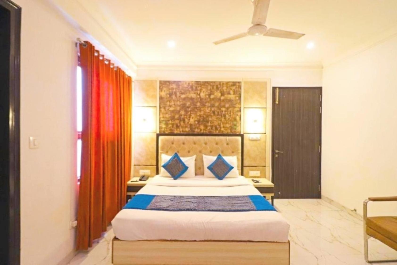 Hotel The Almora International -with Free Airport Transffer New Delhi