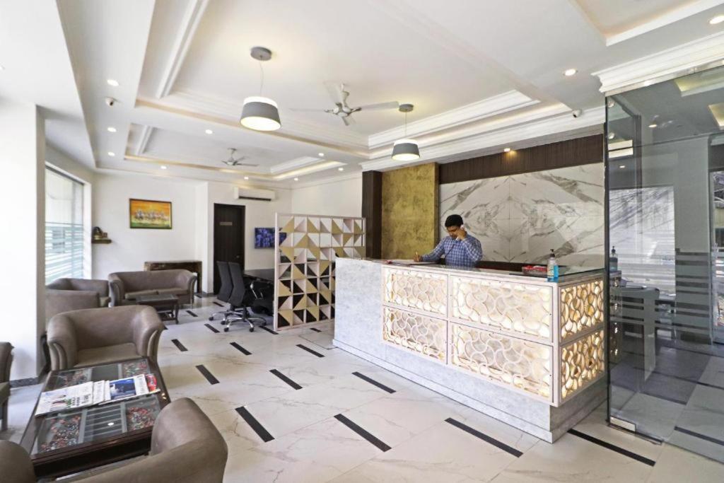 Hotel The Almora International -with Free Airport Transffer 4*