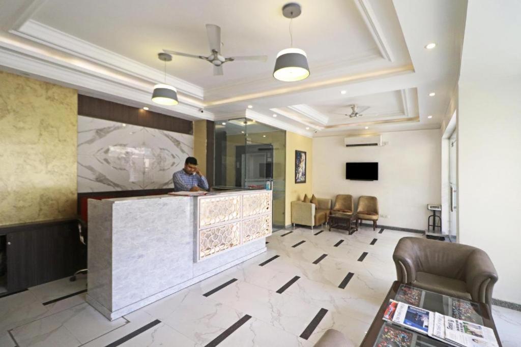 Hotel The Almora International -with Free Airport Transffer New Delhi