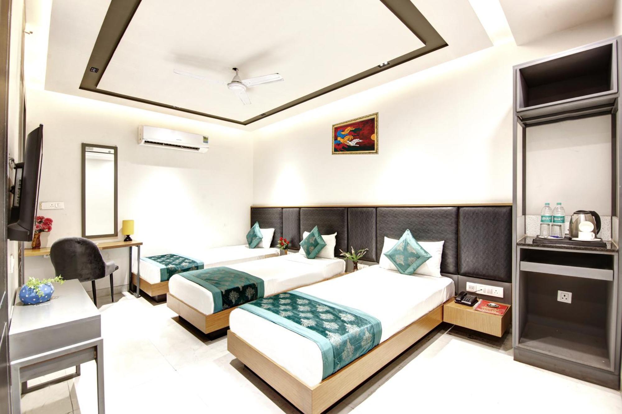 Applewood & - Free Airport Transffer 4* New Delhi