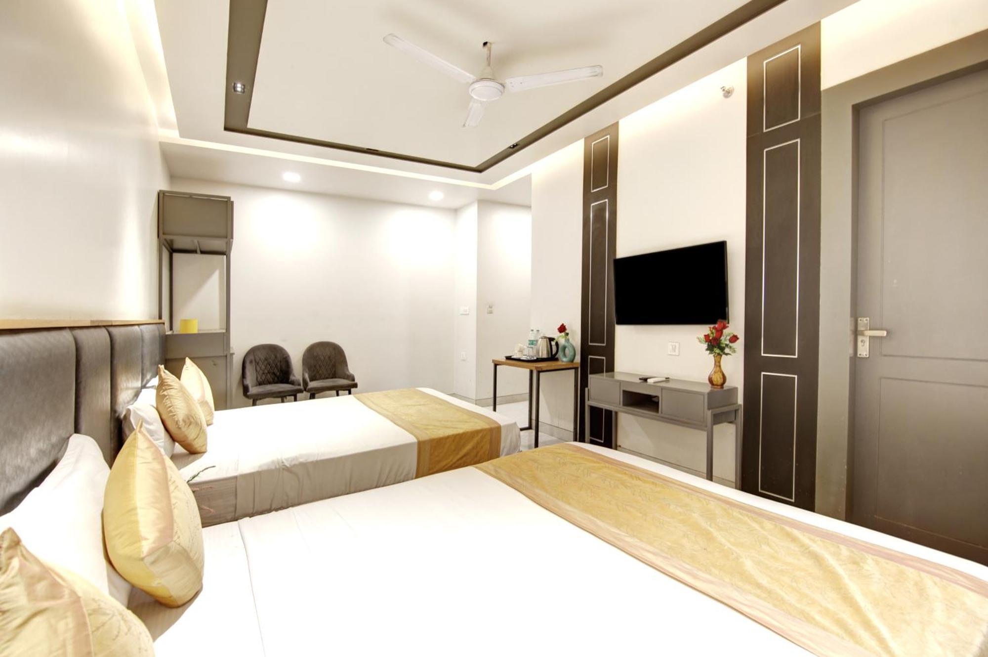Applewood & - Free Airport Transffer 4* New Delhi