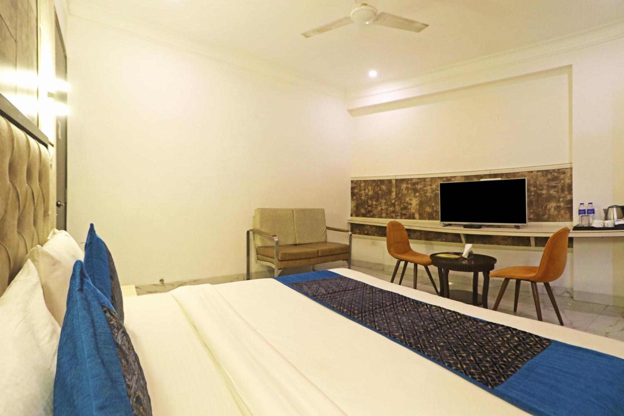 Almora - Near By Delhi International Airport - With Free Airport Pickup And Drop Hotel New Delhi