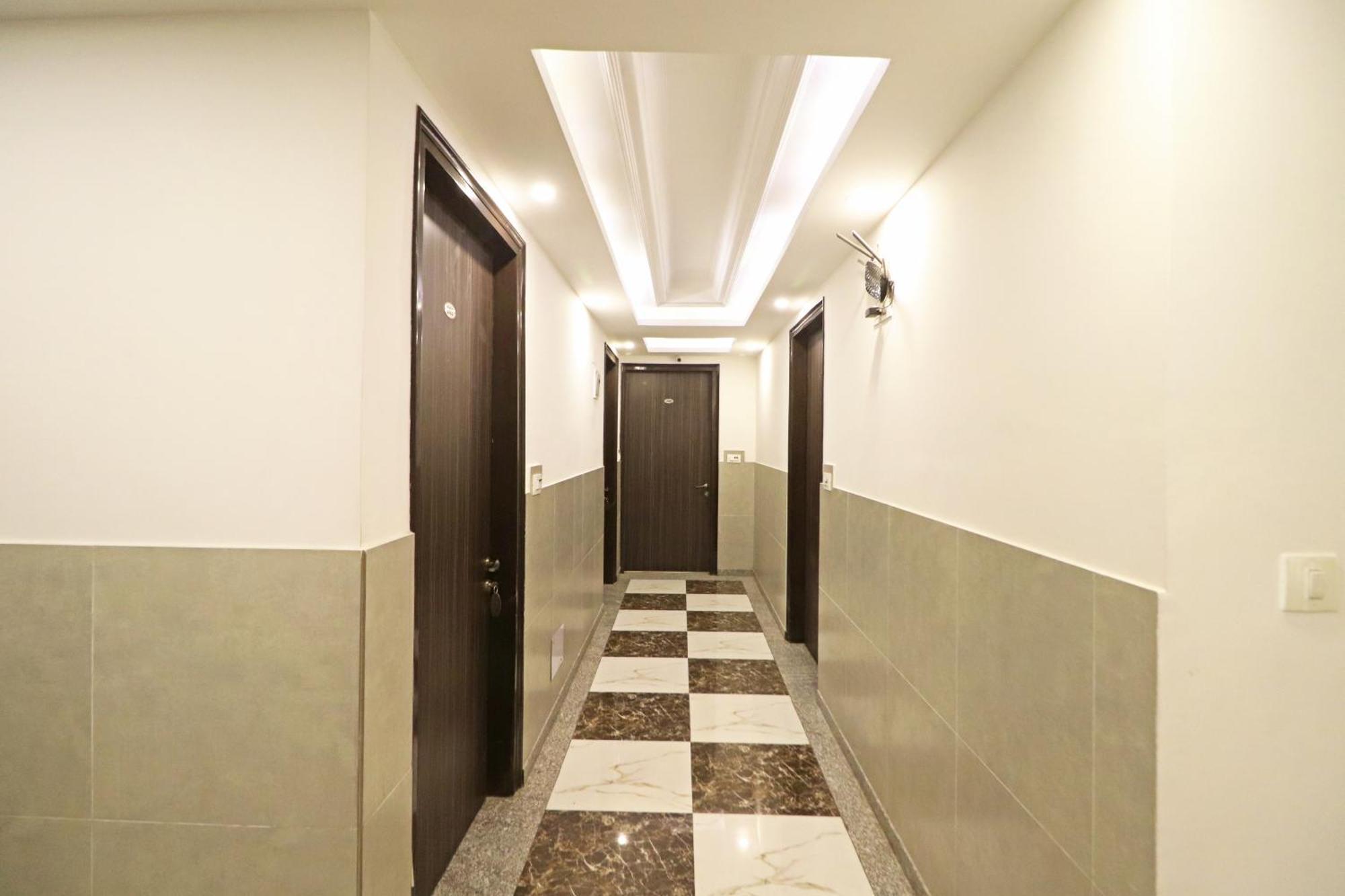 Hotel Almora - Near By Delhi International Airport - With Free Airport Pickup And Drop New Delhi