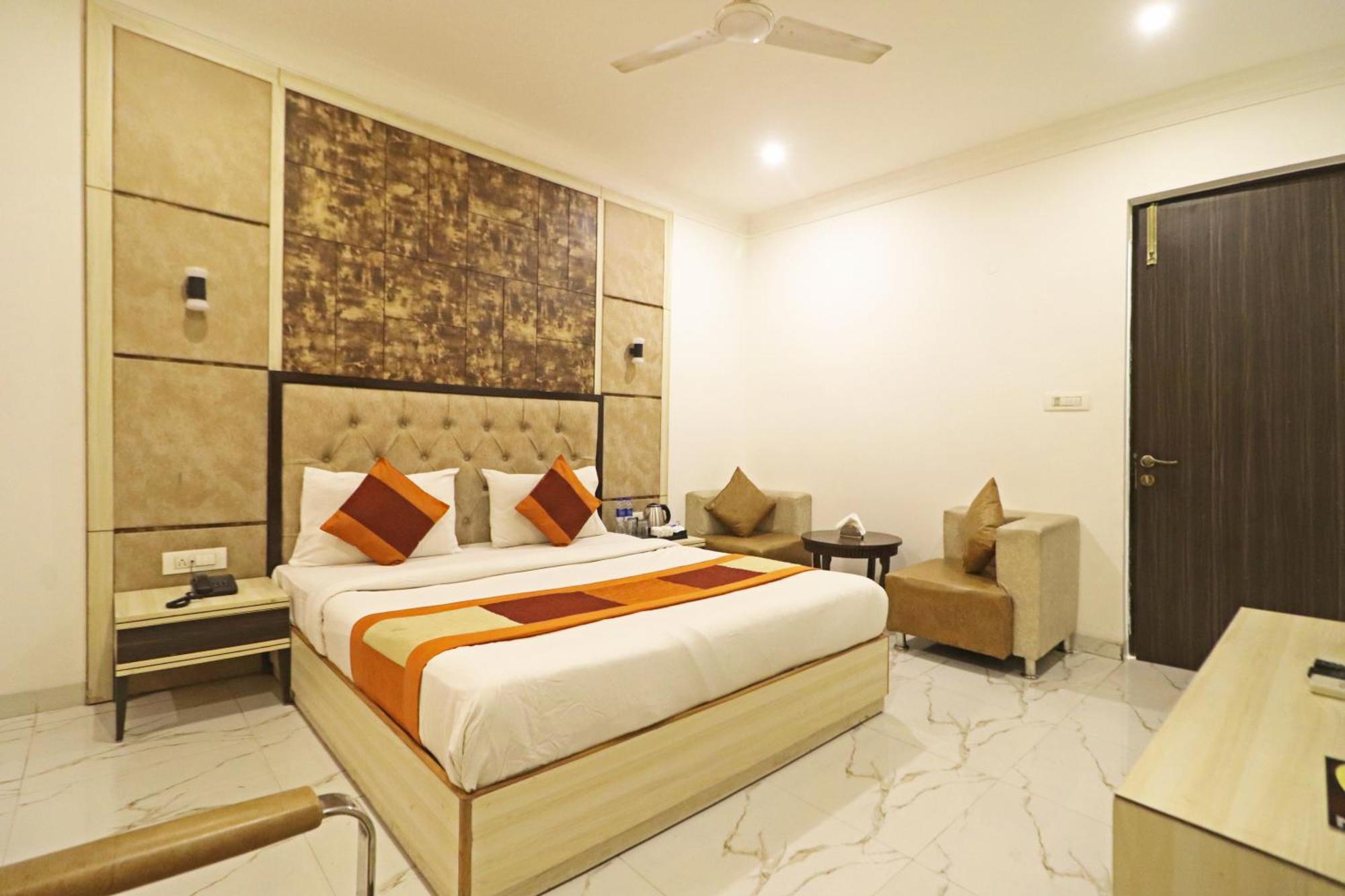 Almora - Near By Delhi International Airport - With Free Airport Pickup And Drop 3* New Delhi