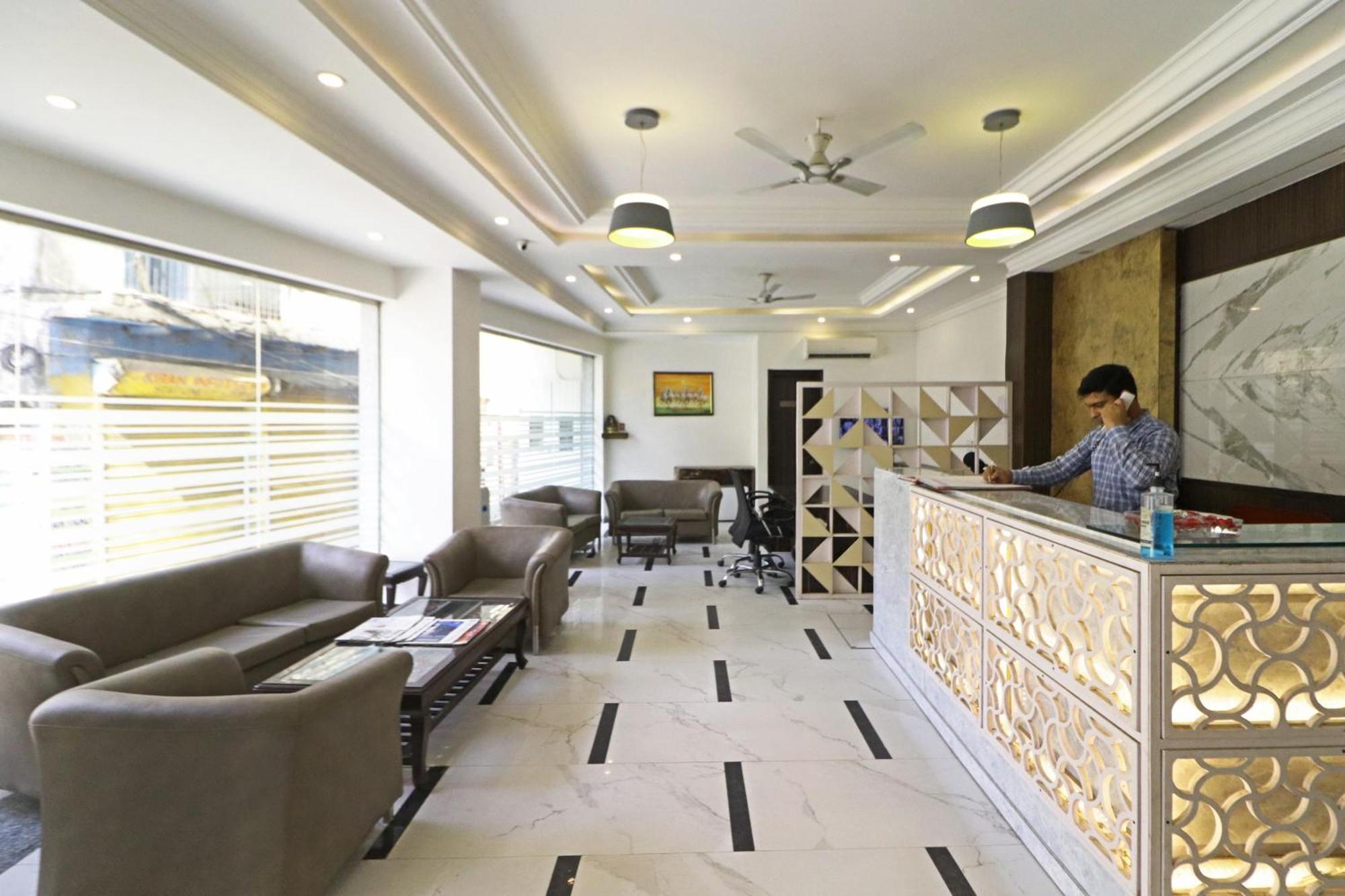 Hotel Almora - Near By Delhi International Airport - With Free Airport Pickup And Drop 3*
