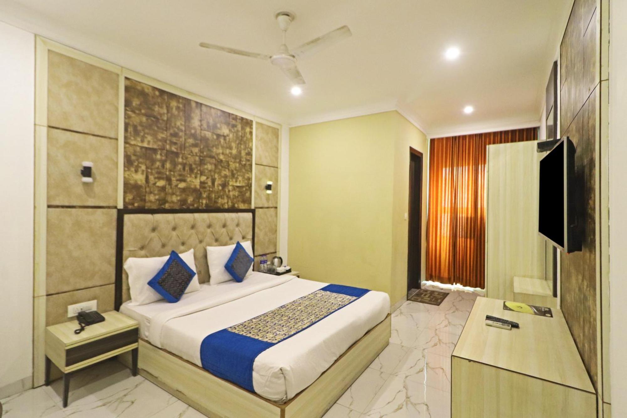 Almora - Near By Delhi International Airport - With Free Airport Pickup And Drop New Delhi