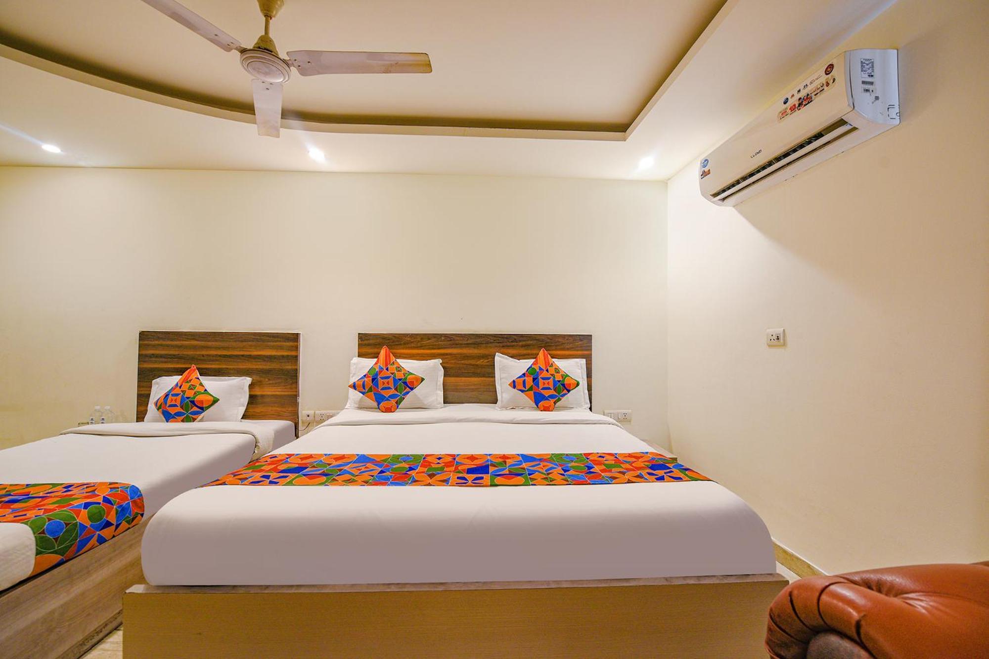 International Embassy Hotel 3*