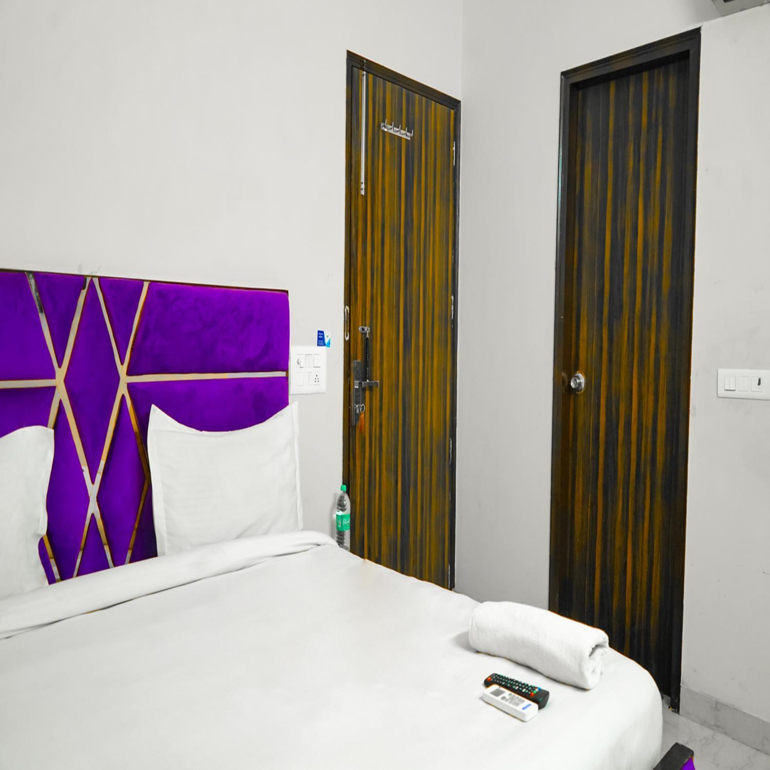 Hotel De Moon Residency-National Highway-8, Mahipalpur, Hotel