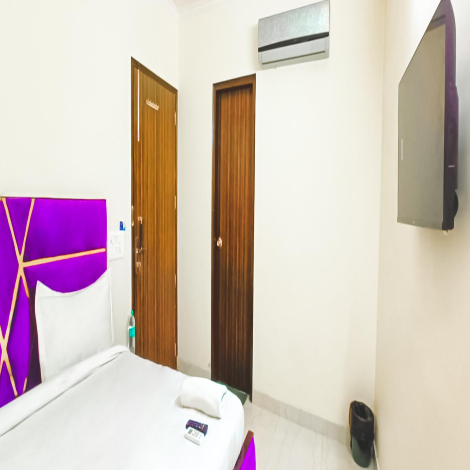 Hotel De Moon Residency-National Highway-8, Mahipalpur, New Delhi