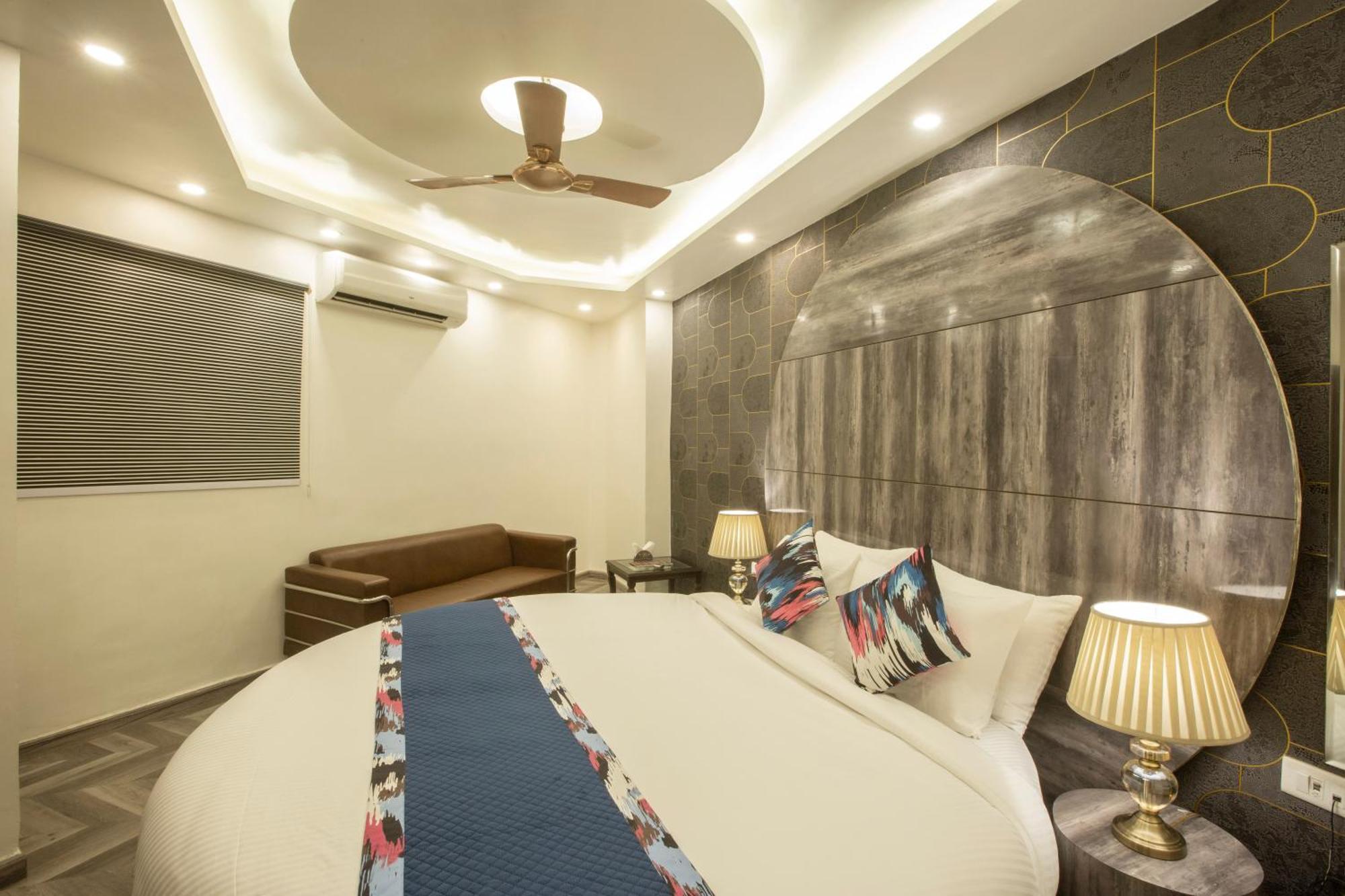 Luxury Near Igi Airport