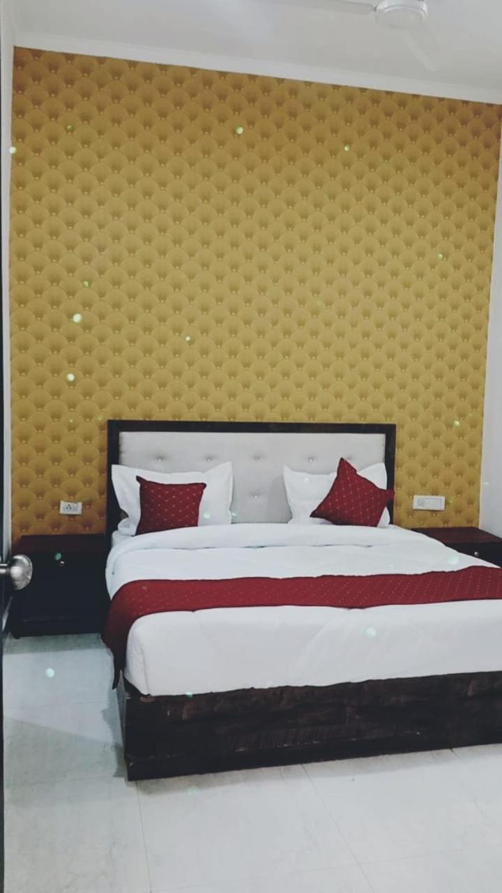 Broadway Near Igi Delhi Airport Hotel