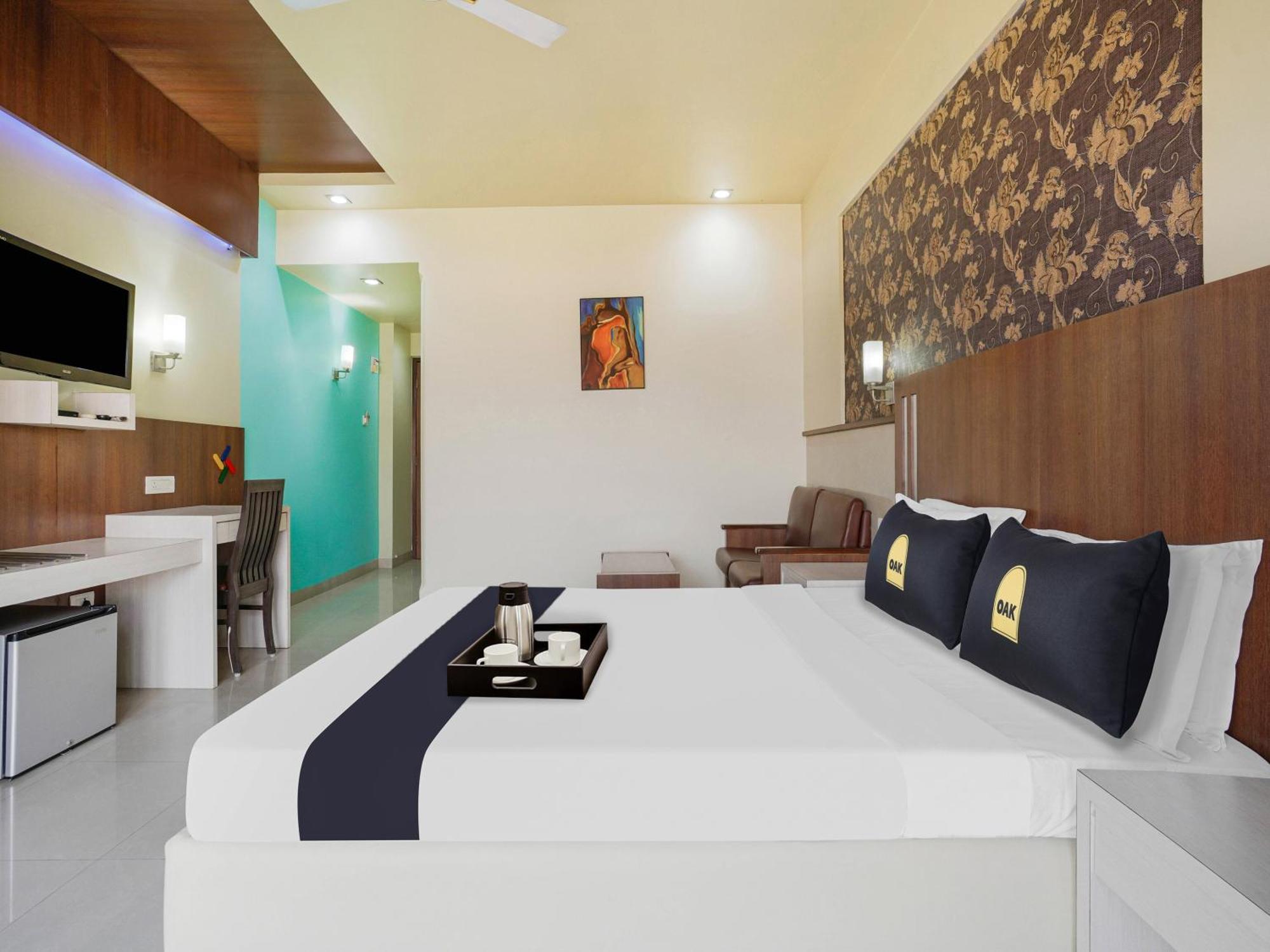 Krone Plaza Near Igi Airport Hotel