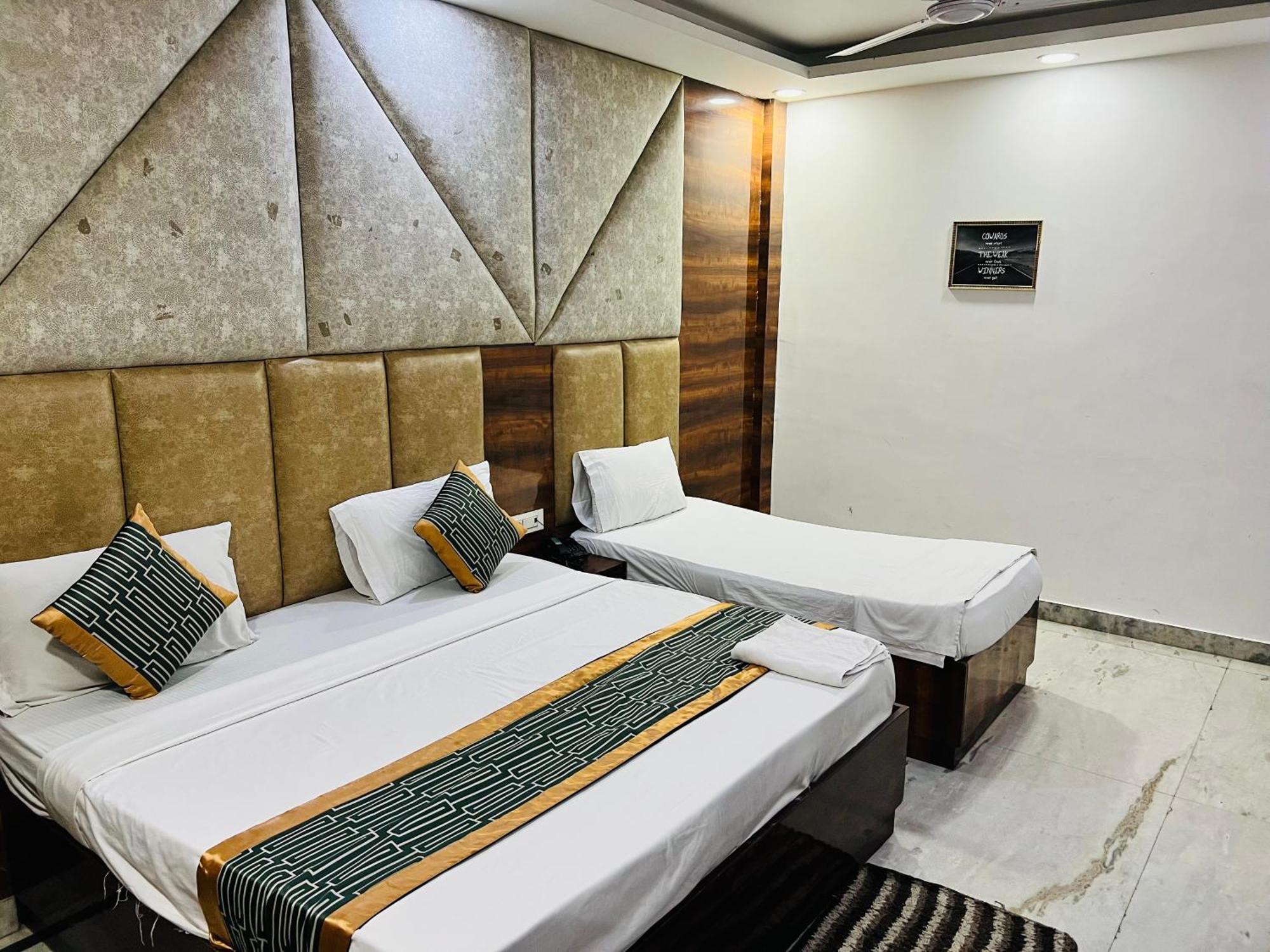Hotel Hotel 4*