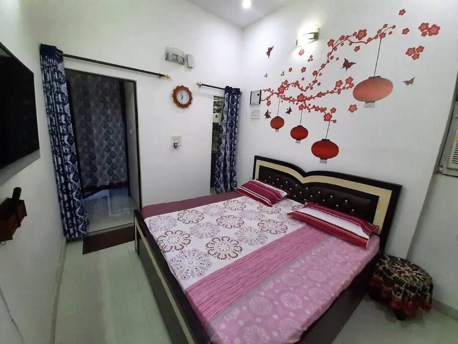 Sleek Retreat With Kitchen L Near Airport New Delhi