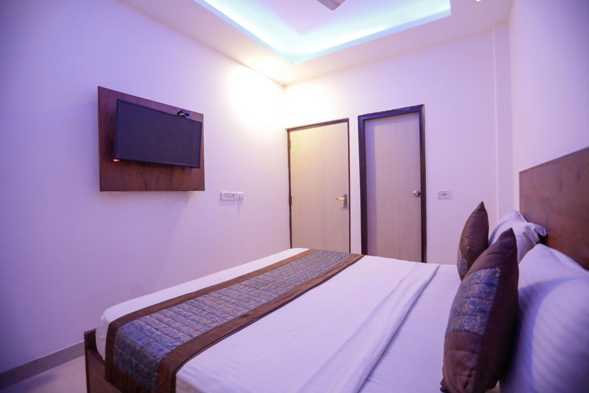Moody Moon 3* New Delhi