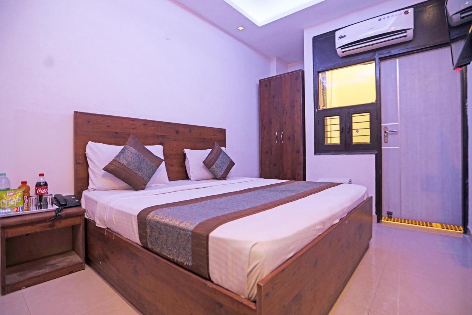 Moody Moon 3* New Delhi