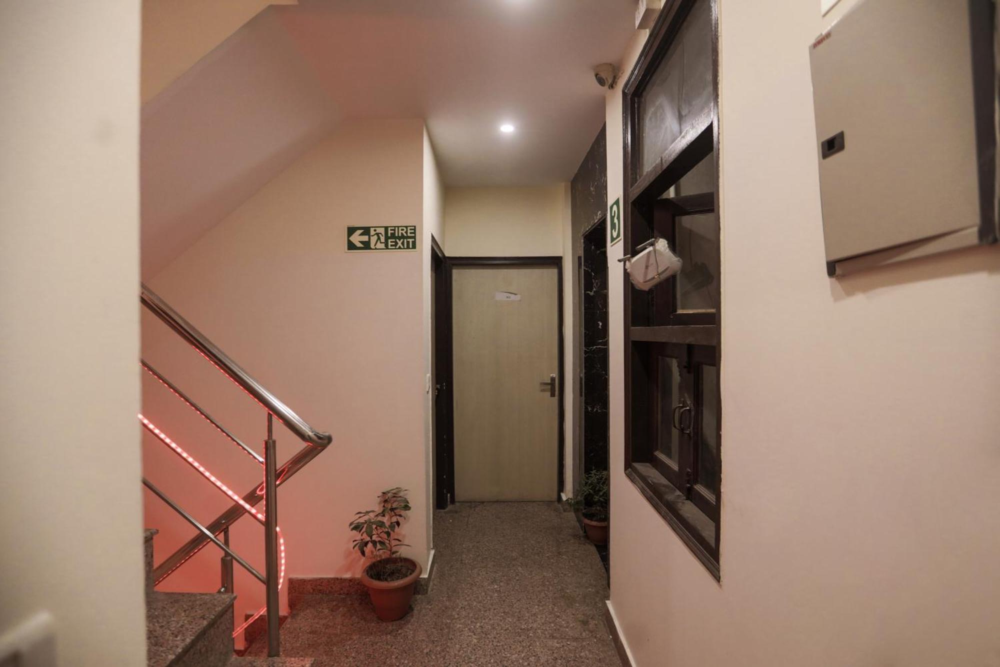 Moody Moon Hotel New Delhi