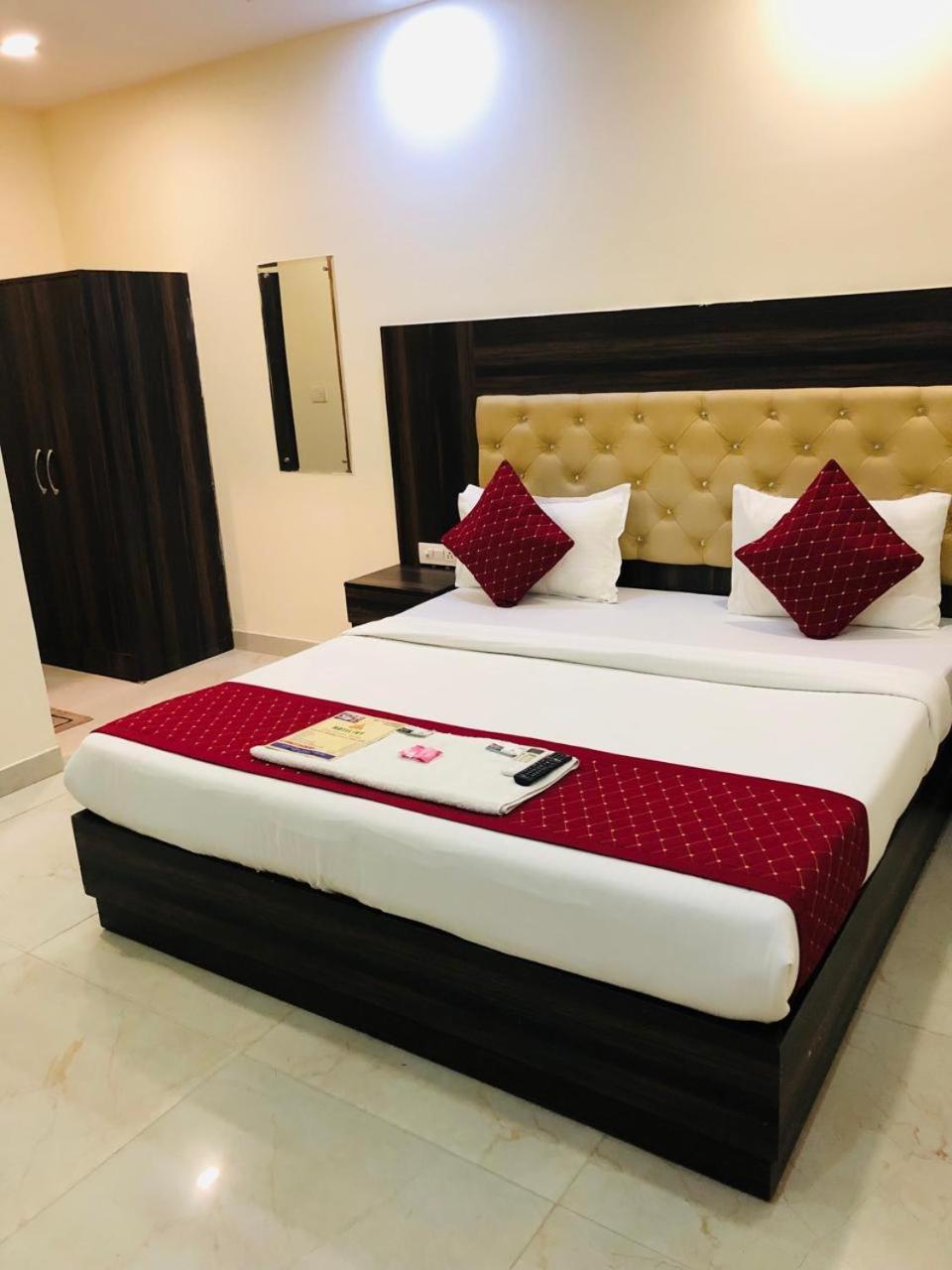 Cozy Cave Near Igi Delhi Airport 4* New Delhi