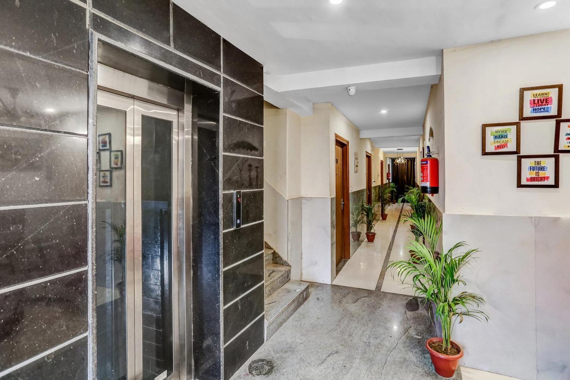 Collection O Silver Palace New Delhi