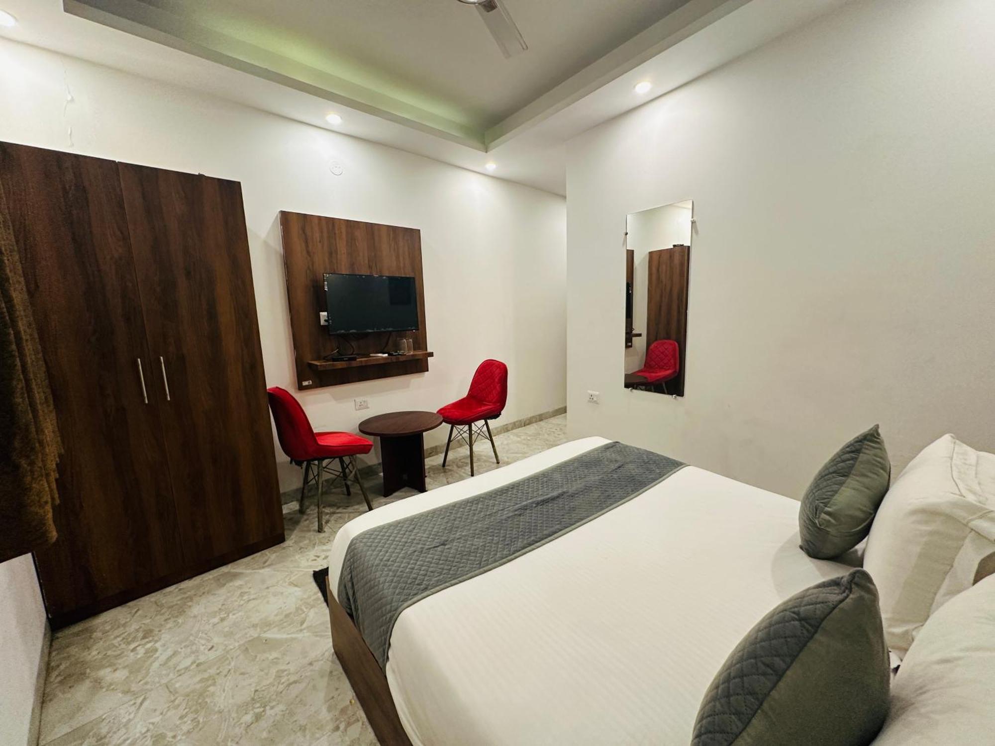 De Clark Residency Delhi Airport