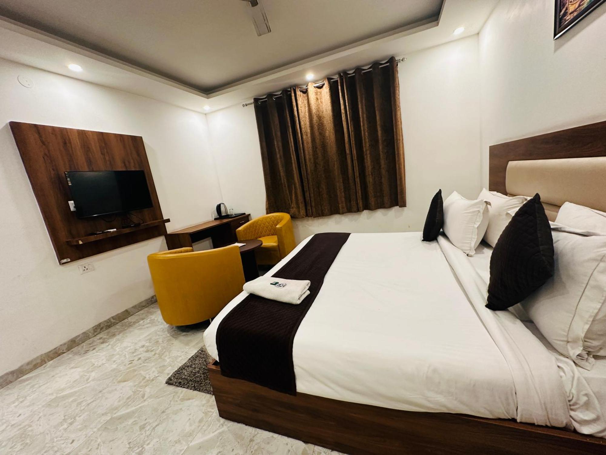 De Clark Residency Delhi Airport Hotel 4*