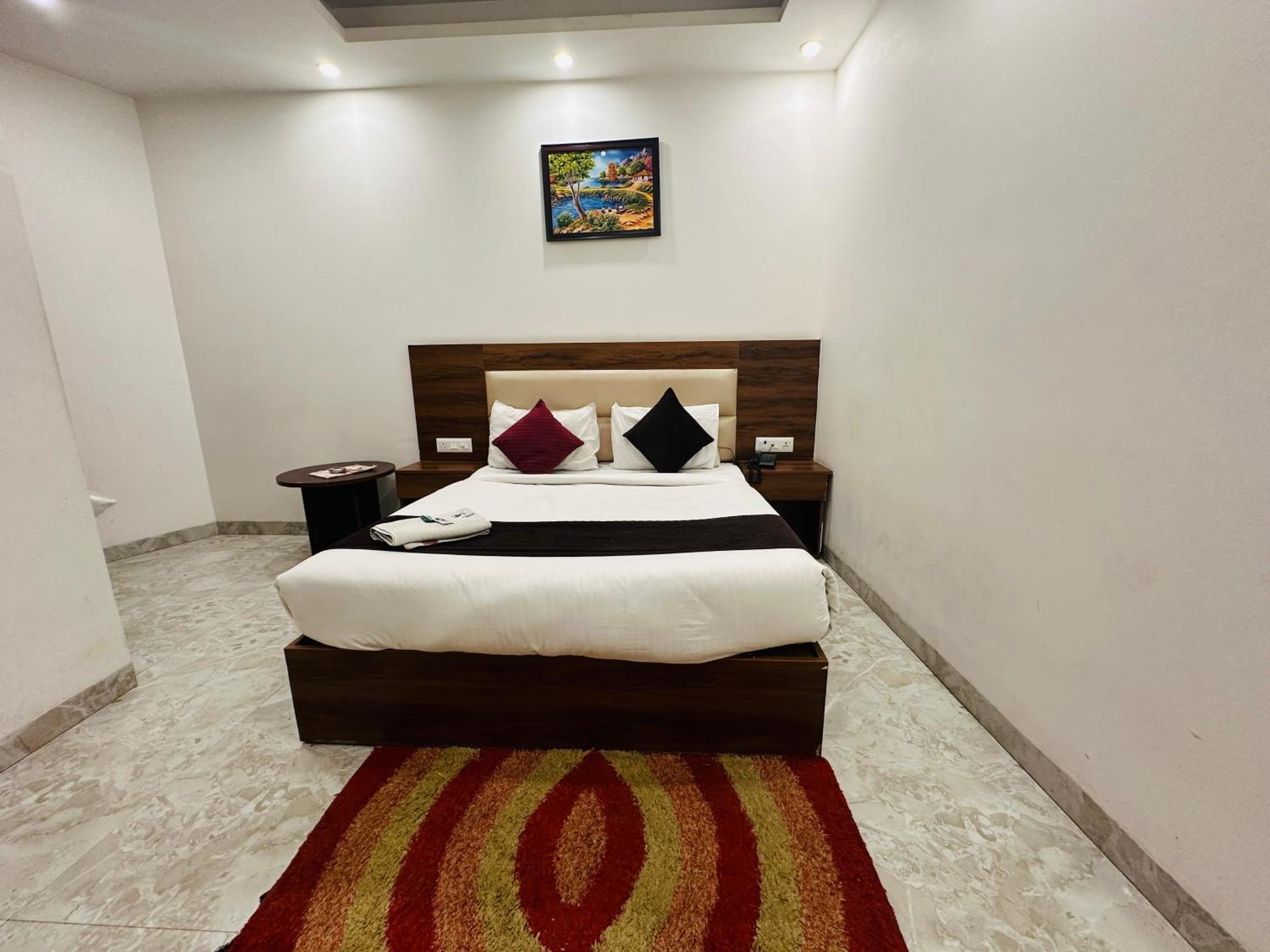 Hotel De Clark Residency Delhi Airport