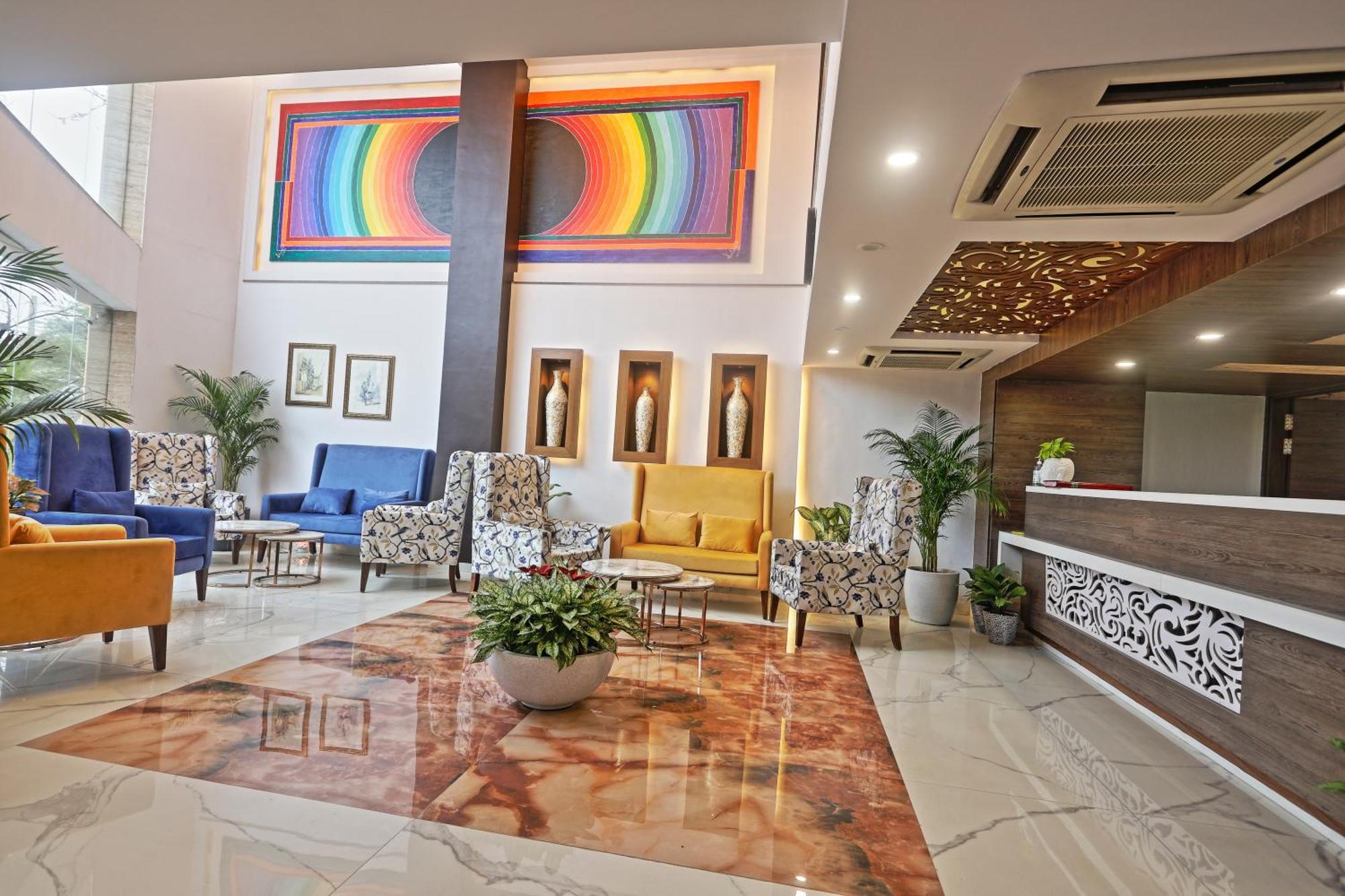 Oxmo Delhi Airport With Free Airport Transsfer Hotel New Delhi