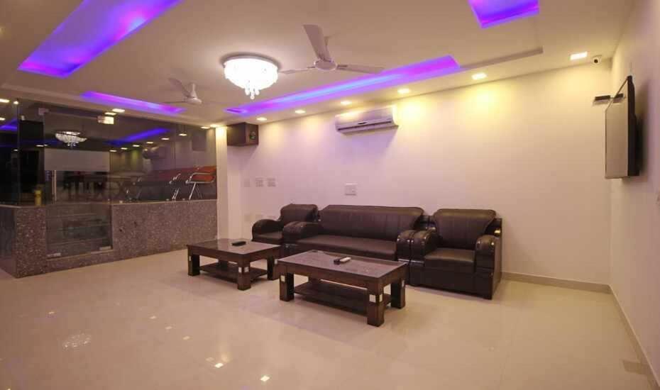 O Tourist Plaza Hotel 3*