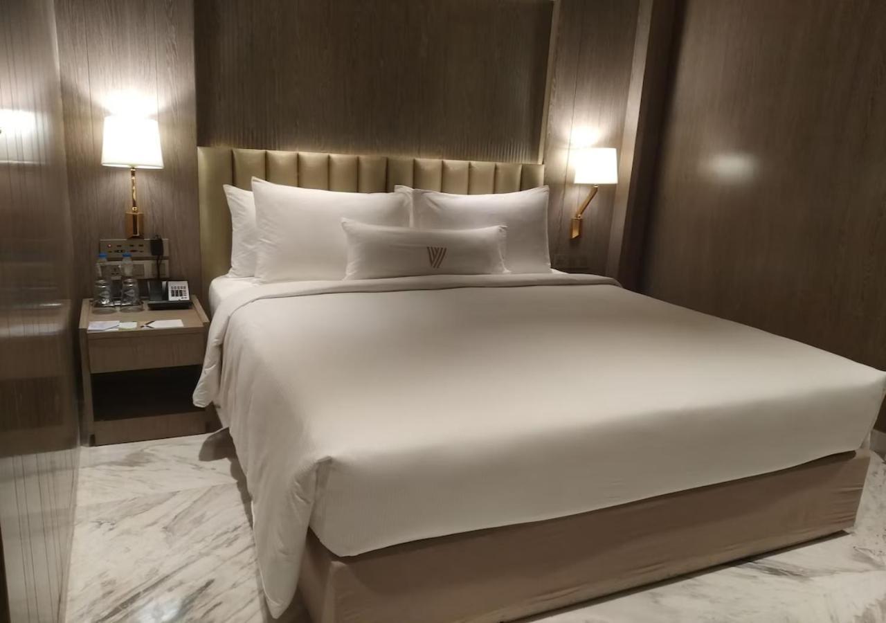 Oasis Grand Near Igi Delhi Airport 4*