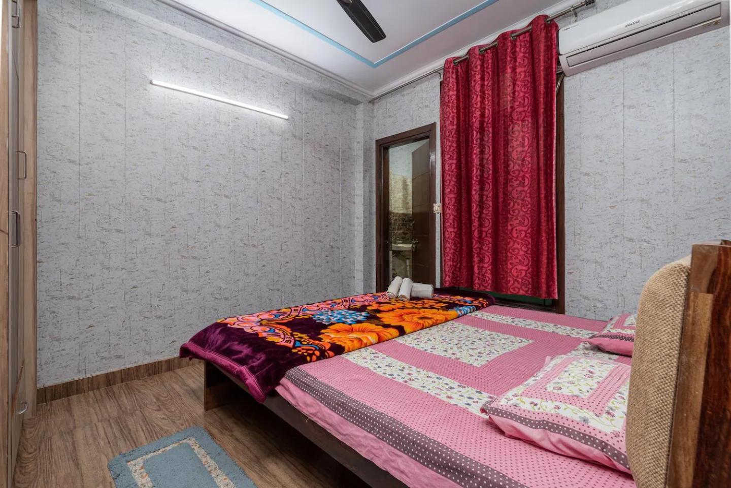 103 Cozy Flats 2 Bhk Flat,near Airport Delhi New Delhi